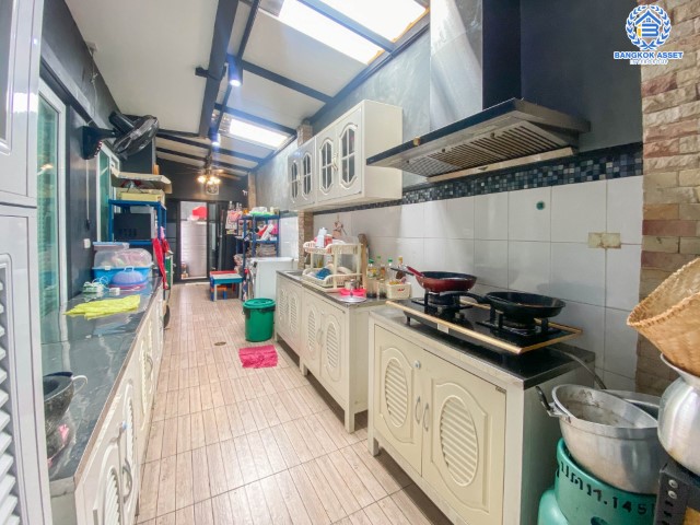 *****บ้านเดี่ยวมือสองย่านกรุงเทพฯ ม.สิริกานต์3 บางใหญ่-กาญจนาฯ เนื้อที่กว้างเกือบ 67 ตร.ว. พร้อมฟังก์ชัน 4 ห้องนอน 3 ห้องน้ำ ที่จอดรถ 2 คัน สภาพสวย พร้อมเข้าอยู่ แถมฟรี! เครื่องปรับอากาศ 6 เครื่อง บนทำเลแห่งการเดินทาง ใกล้รถไฟฟ้าสายสีม่วง "สถานีคลองบางไผ่" และทางด่วน "ศรีรัช"